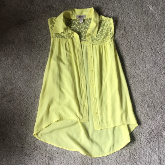 Arizona Jean Company Tops - Yellow Button Up Top